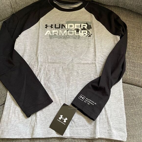 Under Armor T-shirt boys medium long sleeve NWT - Picture 3 of 5